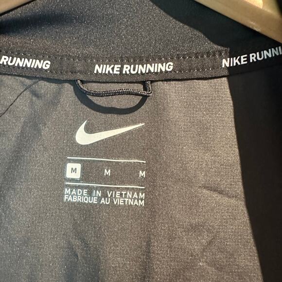 Nike Size Medium Women's Running Jacket Black Zipper Pockets thumb holes crop - Picture 5 of 8